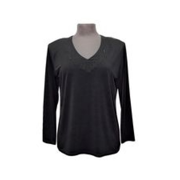 Γυναικεία μπλούζα σε μαύρο χρώμα με διακριτικό σχέδιο